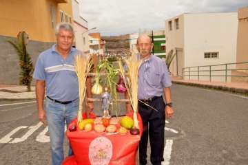 Misa, procesión y desfile de ganado en La Pardilla (Foto Francisco Javier Santana)